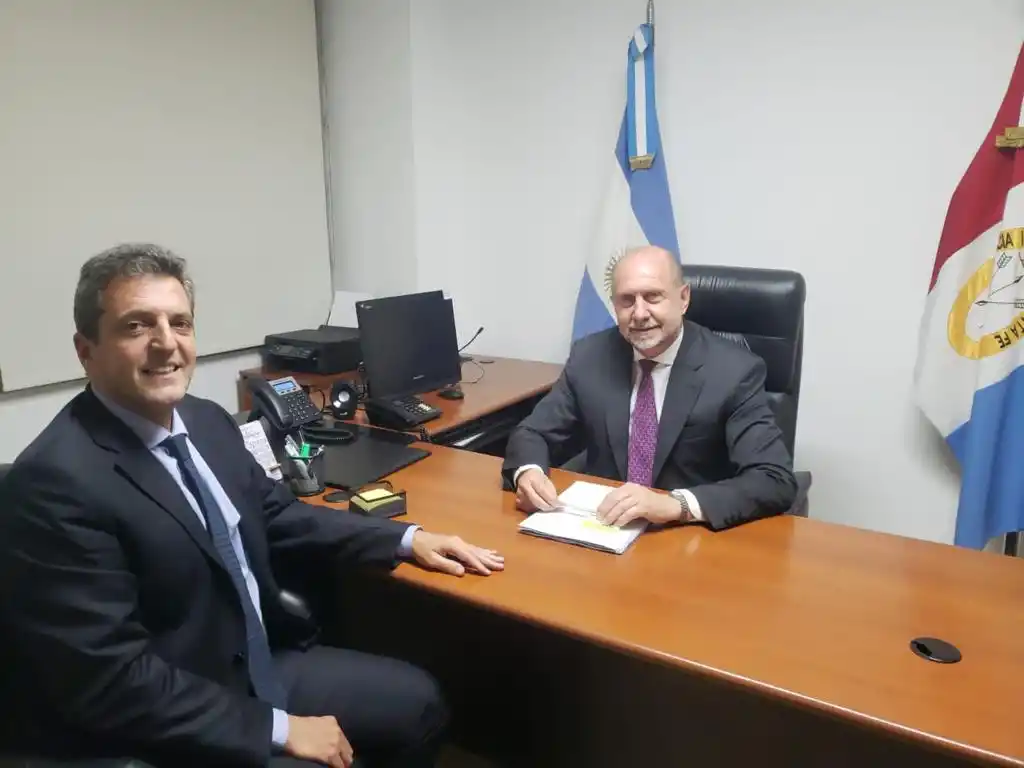 EN UNA REUNIÓN RECIENTE. Sergio Massa y Omar Perotti, durante un encuentro celebrado en mayo pasado. Foto de Twitter @omarperotti