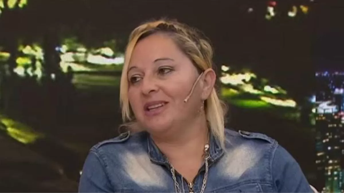 Mariana Alfonzo, la mujer que defendió los planes sociales, sufrió una descompensación en vivo.