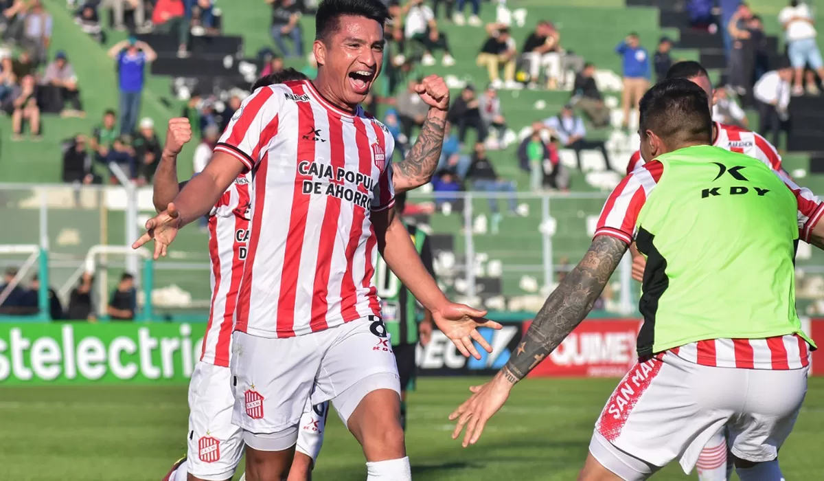 CONTUNDENTE. San Martín logró un claro 2 a 0 en San Juan, y recortó la brecha con Belgrano.