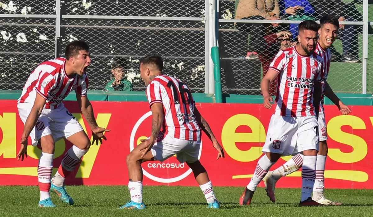 CONTUNDENTE. San Martín logró un claro 2 a 0 en San Juan, y recortó la brecha con Belgrano.
