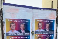 Dimes y diretes: los afiches que generaron discordia y las distintas reacciones en la oposición