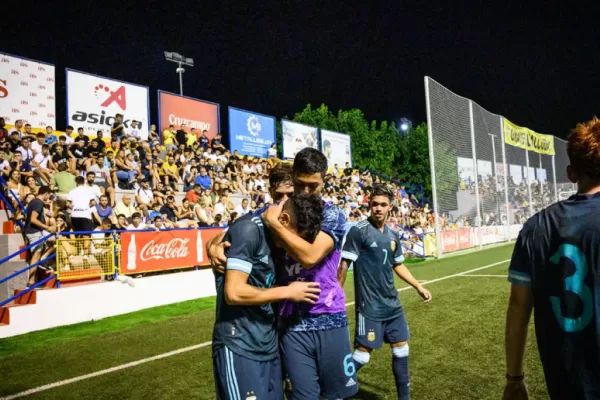 Video: antes de salir lesionado, Maestro Puch hizo esta espectacular jugada para el gol de Argentina