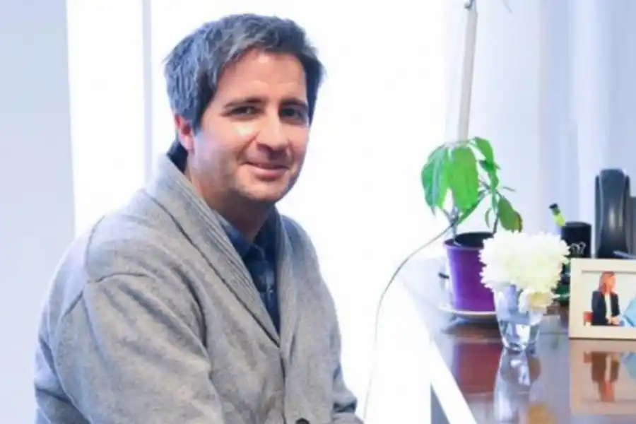 La política se hace cargo de una economía que necesita más dólares