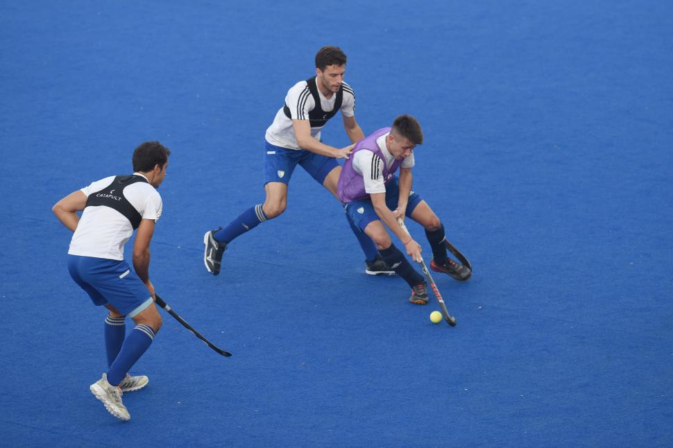 COMPLEJO. Nardolillo sintió el rigor de las prácticas en el seleccionado mayor de hockey. El Leoncito deberá esforzarse en los días de entrenamiento que restan.  