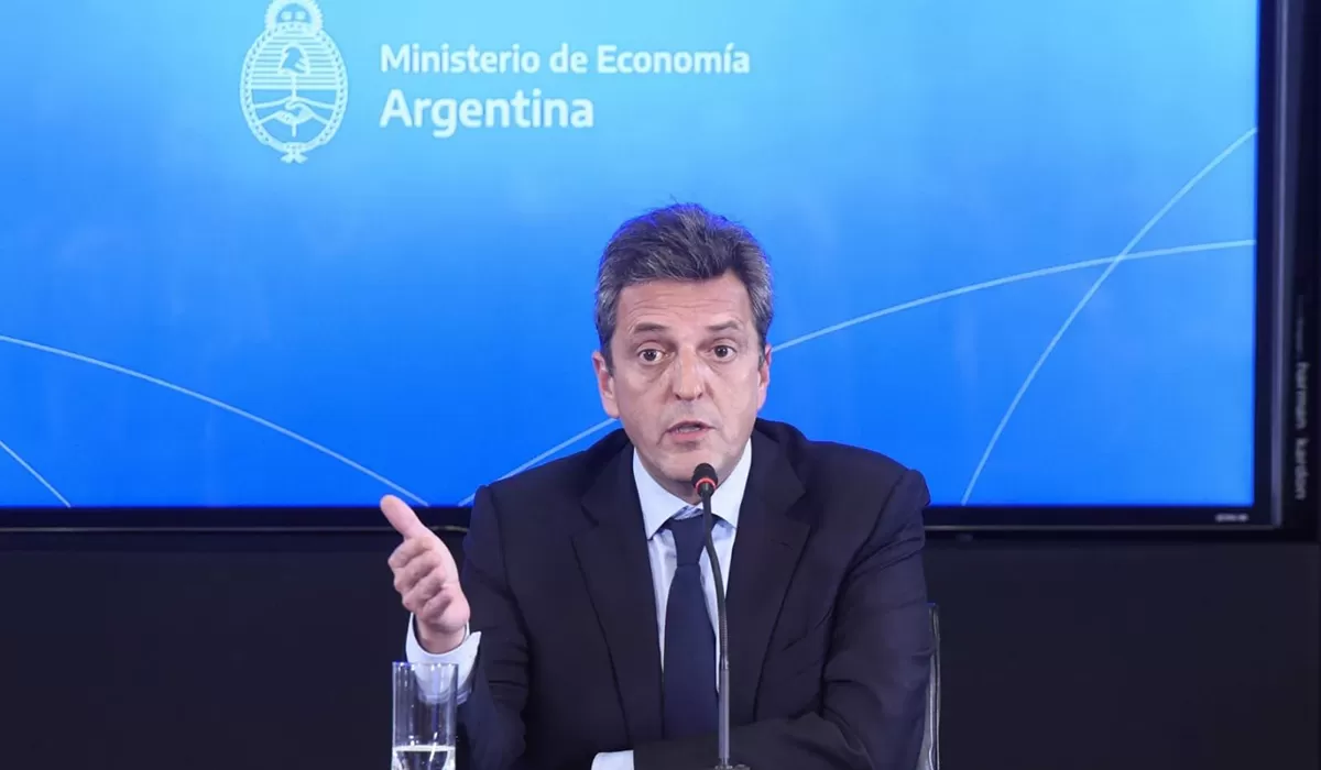 MITIN. El ministro de Economía, Sergio Massa, analizó el estado de las deudas con el BID junto a funcionarios de ese organismo.
