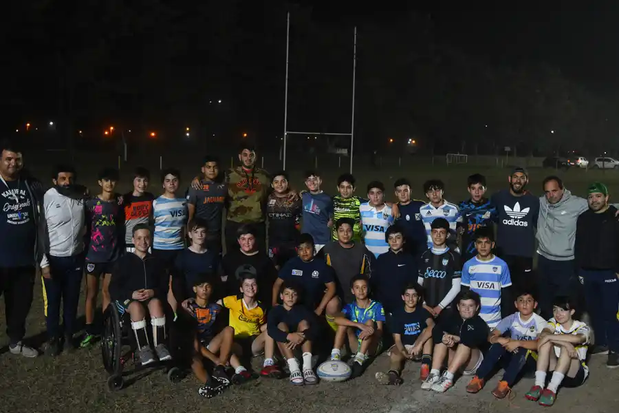 Los chicos del plantel de infantiles de Lawn Tennis. 