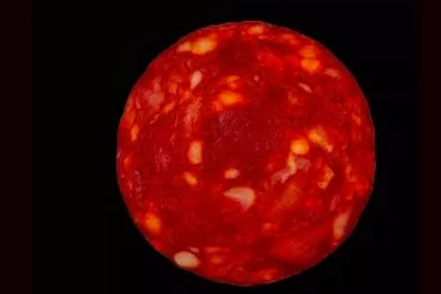 Científico publicó la foto de un chorizo, aseguró que era una estrella y desató un papelón mundial