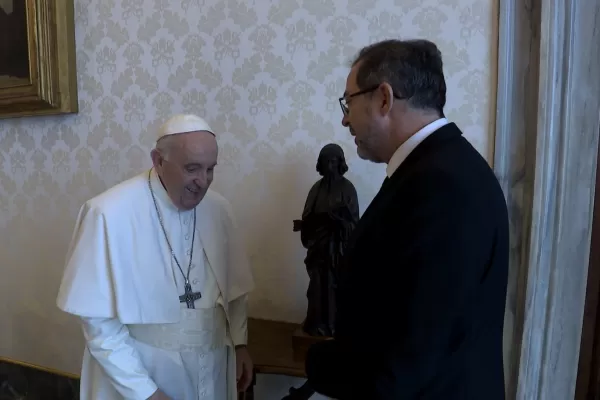 El Papa visitará Kiev para dar su apoyo ante la invasión rusa, según el embajador de Ucrania