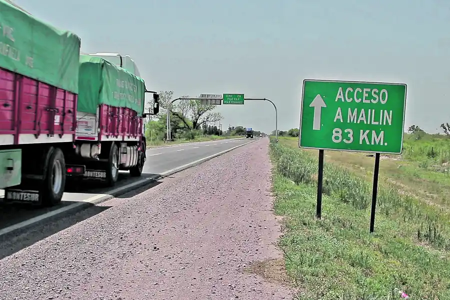 RUTA NACIONAL 34. Los peregrinos deben marchar con atención a causa del intenso tráfico en el camino.
