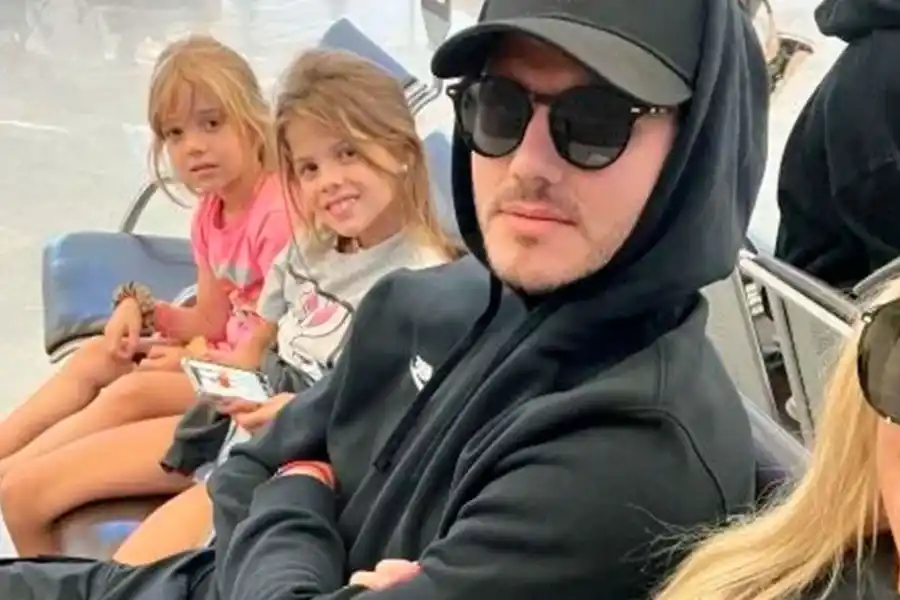Wanda Nara y Mauro Icardi viajaron a Ibiza junto a sus dos hijas