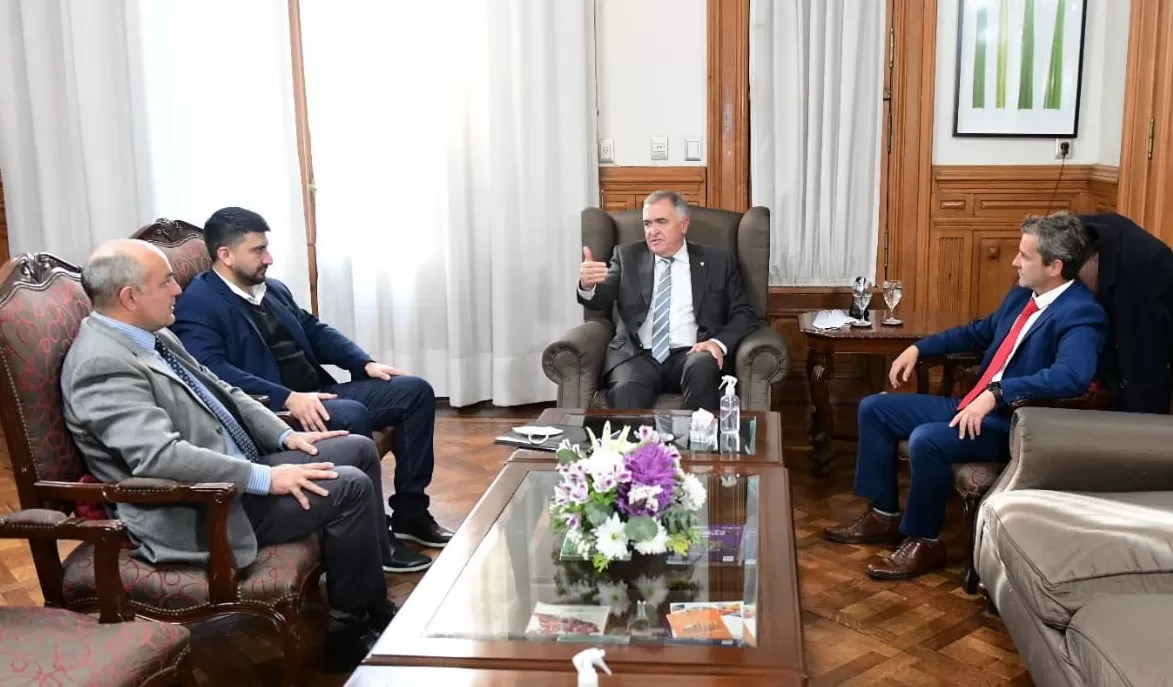 Reunión de Jaldo con los intendentes radicales. 