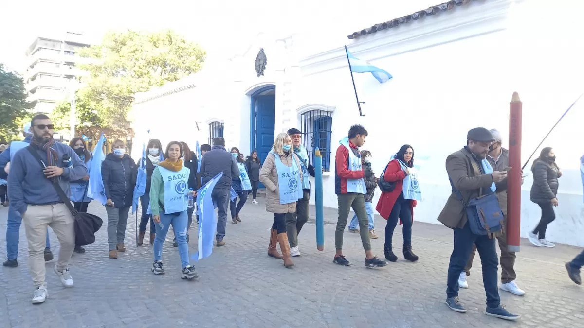 MARCHA DE DOCENTES EN TUCUMÁN. Foto de LA GACETA / Por Analía Jaramillo
