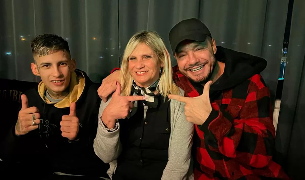 Marcelo Tinelli junto a L Gante y su mamá 