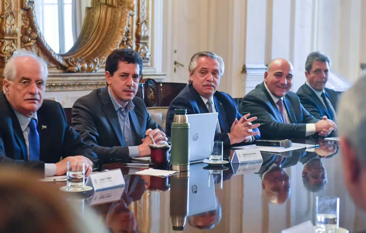 EN LA CASA ROSADA. Alberto Fernández se sumó a la reunión de Gabinete que lidera Manzur, y en la que debuta Sergio Massa. Foto de Twitter @JuanManzurOK