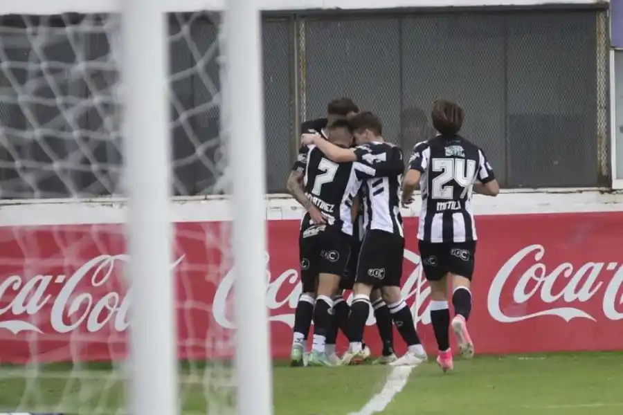 TRIUNFOS. “CC” llega con dos triunfos en fila: Rosario Central y Defensa. 