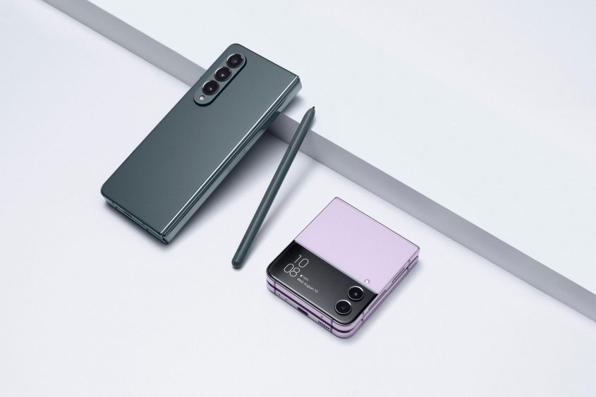 CERRADO. El Galaxy Flip 4 está creado para funcionar sin desplegarse. 