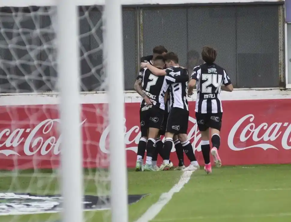 TRIUNFOS. “CC” llega con dos triunfos en fila: Rosario Central y Defensa. 