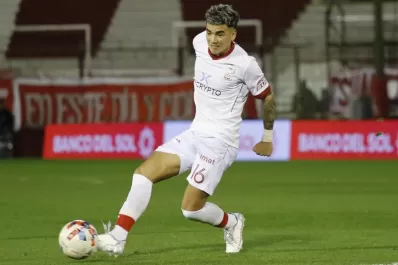 Huracán aplastó a Sarmiento en el Tomás Ducó