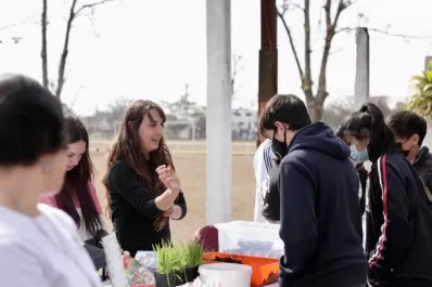 Más de 200 estudiantes celebraron el Día de la Juventud
