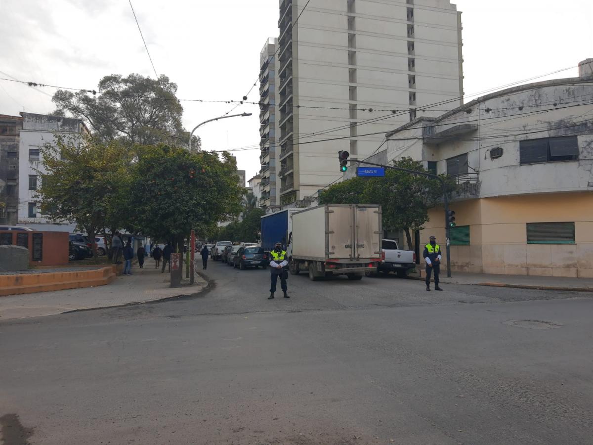 INTENTO DE MOTÍN. Incidentes en la sede de la Brigada de Investigaciones, en Junín al 800. Foto de LA GACETA