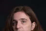 Quizás uno de los trabajos posibles para la poesía sea buscar no tanto un punto de llegada, sino más bien un modo de mirar