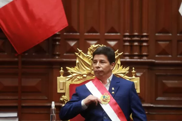 Crisis política en Perú: apoyo latinoamericano a Castillo