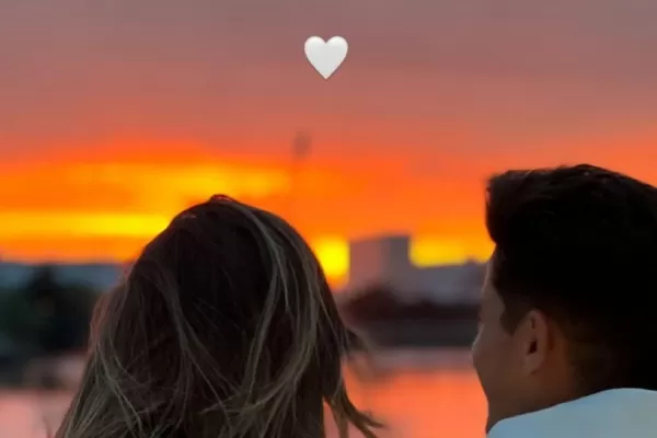 Julián Álvarez subió una foto en la que confirmaría el noviazgo con una cordobesa