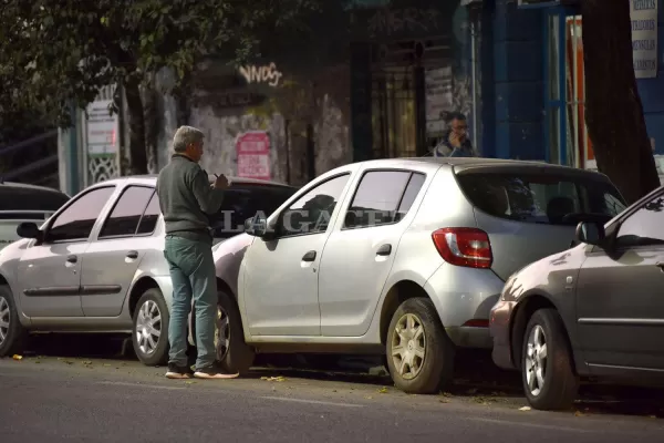 Estacionamiento pago: Romero adelantó una medida para frentistas sin garaje propio