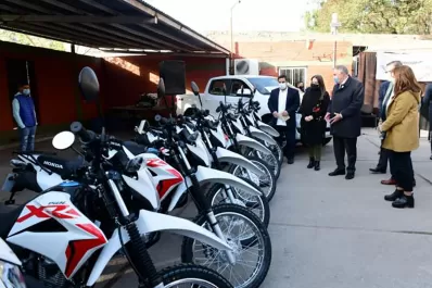 El Gobierno provincial entregó nuevos vehículos para Recursos Hídricos