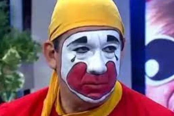 El rostro de Piñon Fijo sin maquillaje: publicaron su foto en medio del escándalo y las denuncias