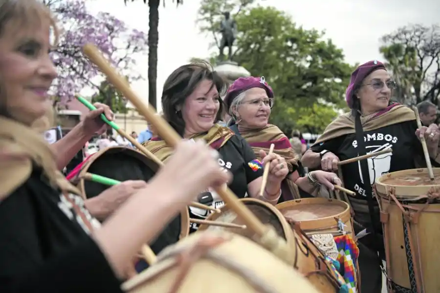 EL BOMBO NO TIENE GÉNERO. Las mujeres se apropiaron del parche. LA GACETA/FOTO DE JUAN PABLO SÁNCHEZ NOLI 
