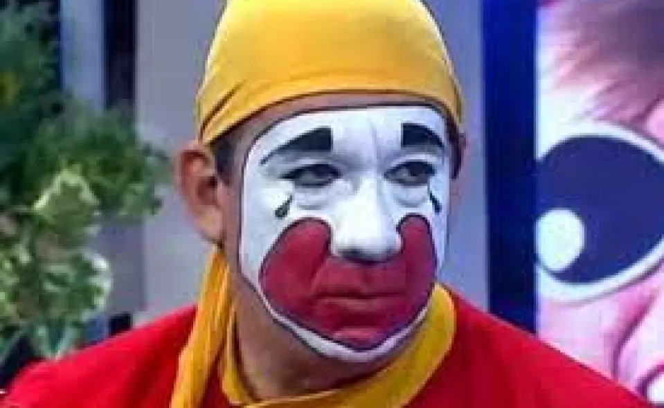 El rostro de Piñon Fijo sin maquillaje: publicaron su foto en medio del escándalo y las denuncias