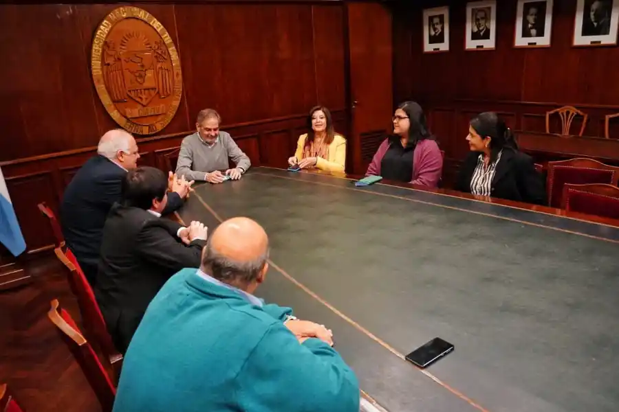 Masso se reunió con las autoridades de la UNT para acordar acciones de trabajo conjunto
