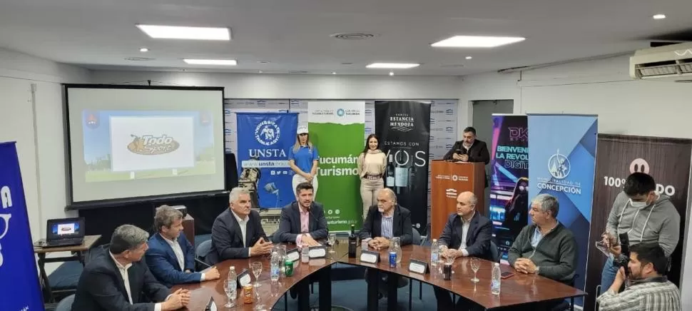 MUY BUENA ONDA. En la conferencia de presentación de la gran final, hubo muy buen clima. Desde la organización, aseguraron que quieren que se viva una verdadera fiesta para toda la comunidad del rugby. 