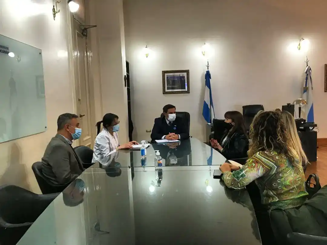 MEDINA RUIZ, JUNTO A SUSANA TRIMARCO. Foto de Comunicación Pública