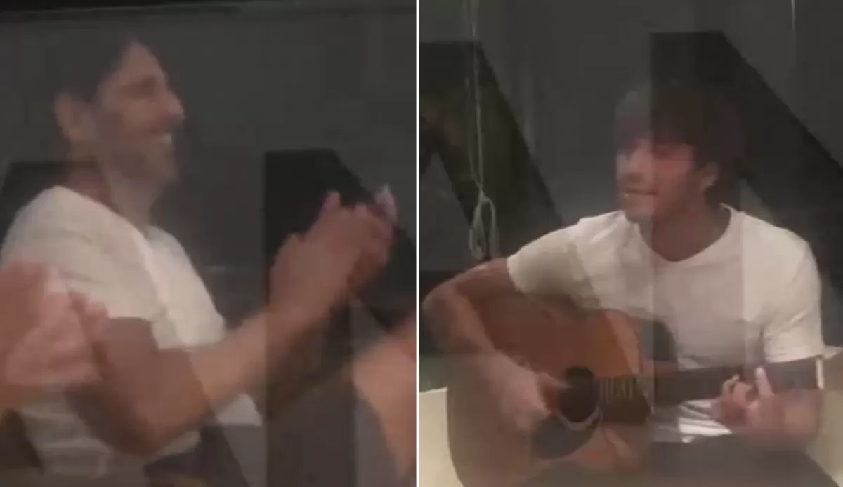 Juan Darthés durante una guitarreada en Brasil