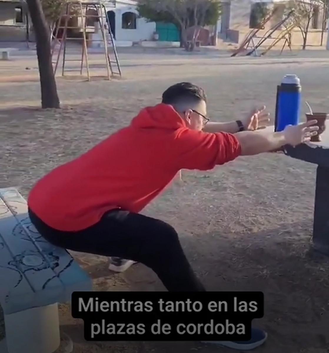 “Mientras tanto en las plazas de Córdoba”: el extraño error de diseño que nadie puede creer