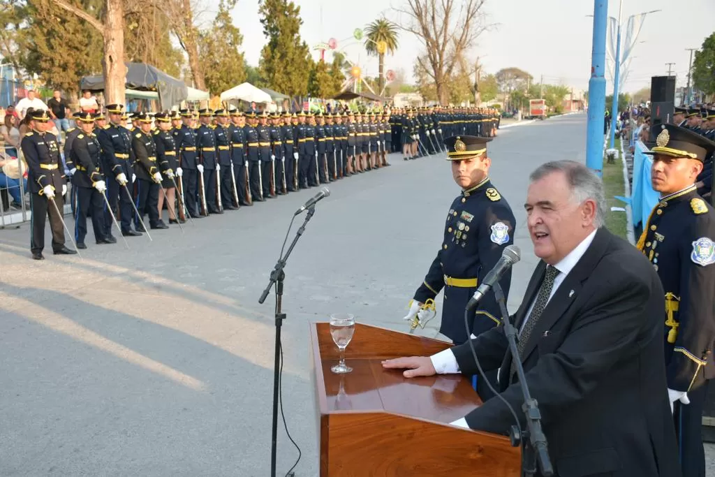 SIMOCA. Jaldo encabezó el acto de jura de cadetes de tercer año de la Escue​la de Policía General José de San Martín.