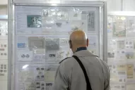 Una mirada al pasado: un recorrido fotográfico por la muestra de correo postal