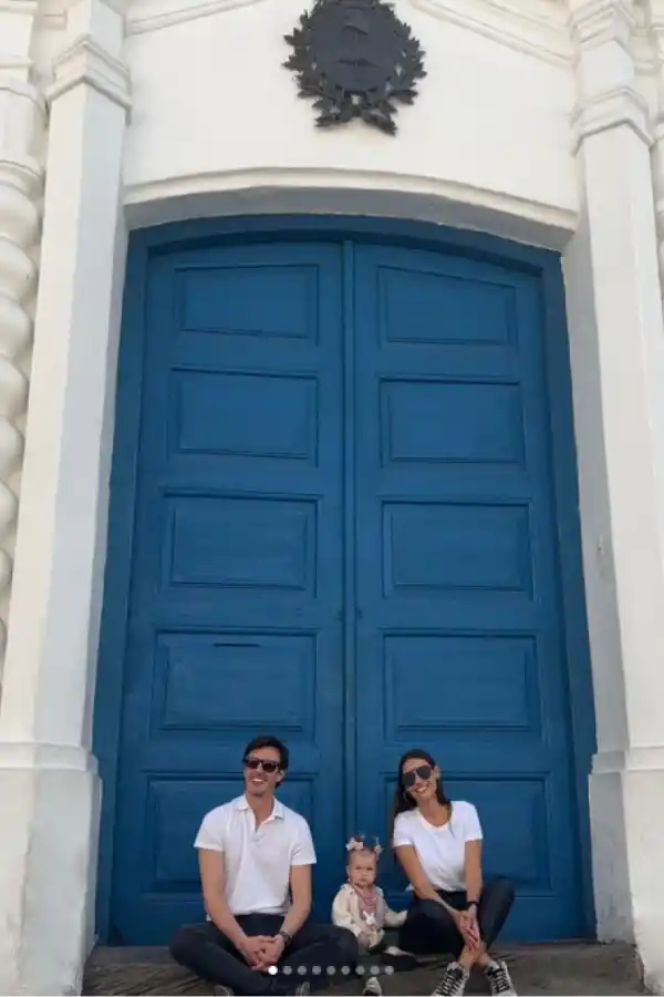 Fotos: Pampita dio un paseo por la capital tucumana junto a su familia