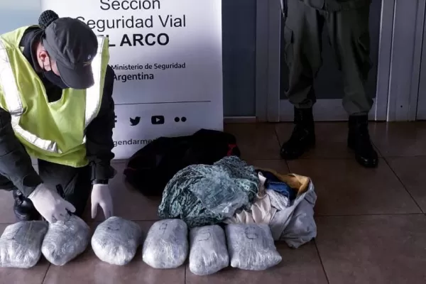 Secuestran tres kilos de marihuana en un colectivo que venía a San Miguel de Tucumán