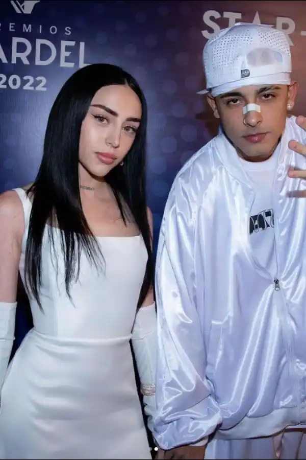 NICKY NICOLE Y TRUENO. La exitosa pareja fue engamada. 