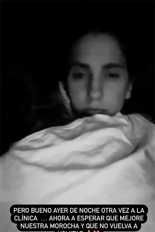 ANGUSTIA DE MADRE. El duro momento de Cinthia Fernández: su hija enferma y la imposibilidad de regresar al país.