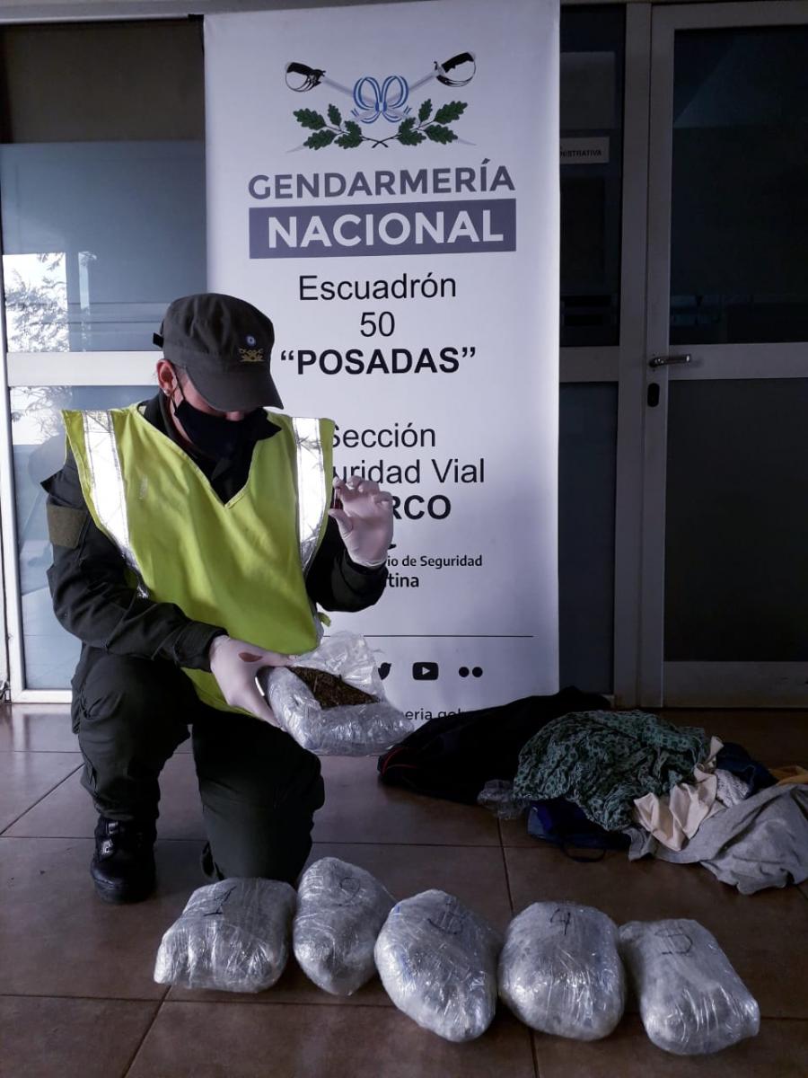 Secuestran tres kilos de marihuana en un colectivo que venía a San Miguel de Tucumán