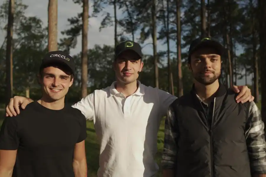 Tres empresarios sub-30 quieren imponer el envase circular desde Tucumán