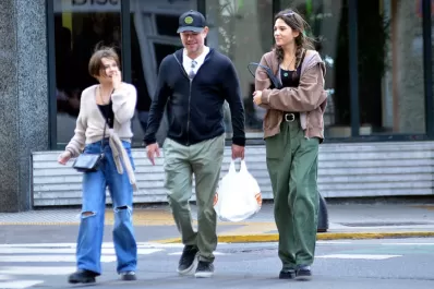 Matt Damon pasea por Buenos Aires con su familia sin guardaespaldas