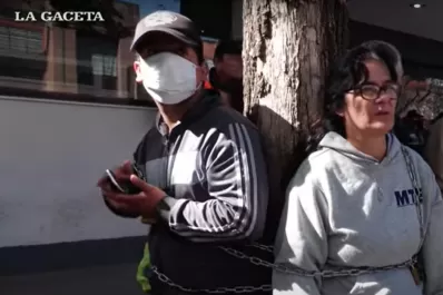 Estacionamiento pago: los cuidacoches se movilizaron a la Municipalidad de la capital