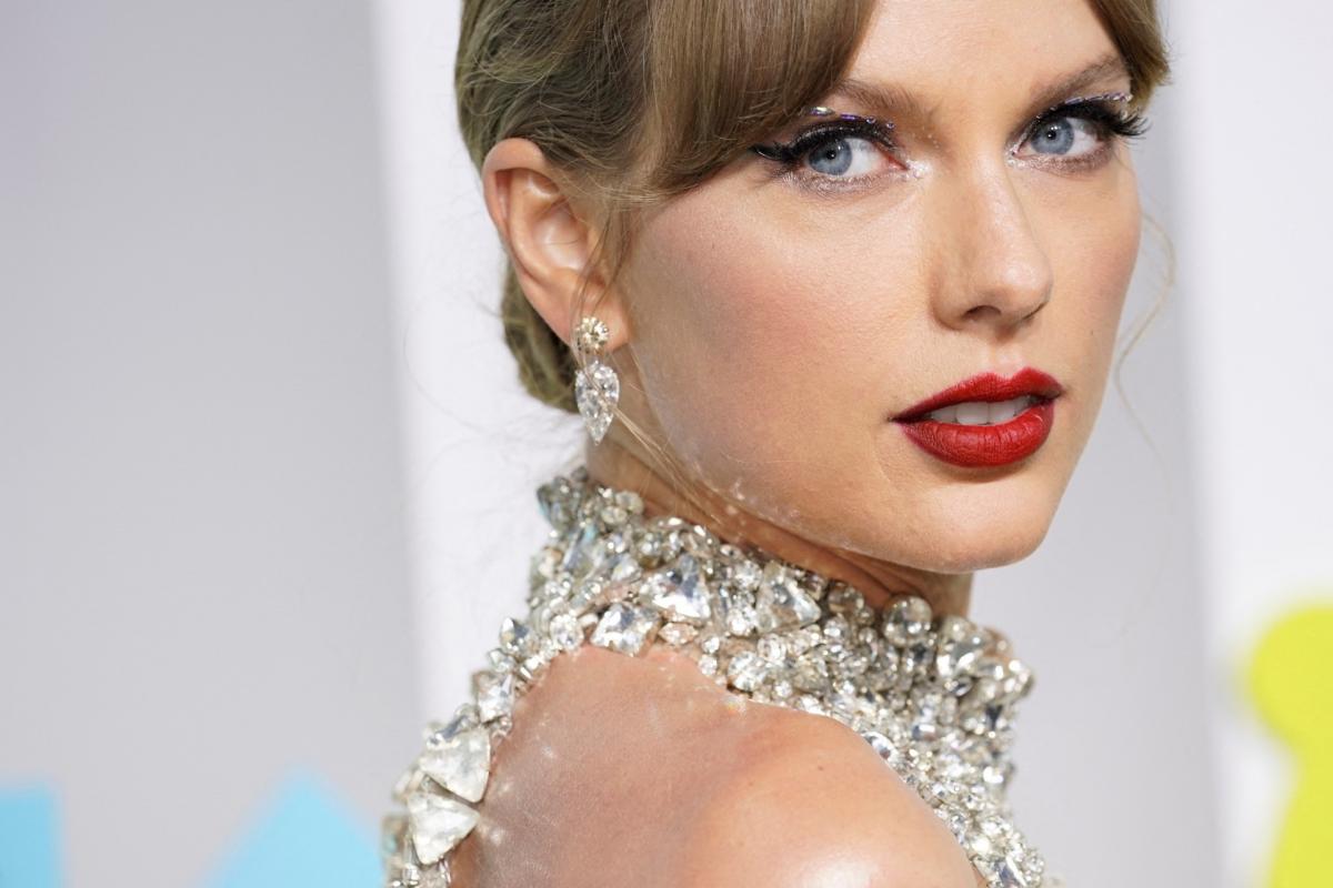 Taylor Swift brilló en los MTV Video Music Awards y anunció un nuevo disco