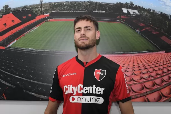 Con un nuevo look, Lucas Melano fue presentado en Newells