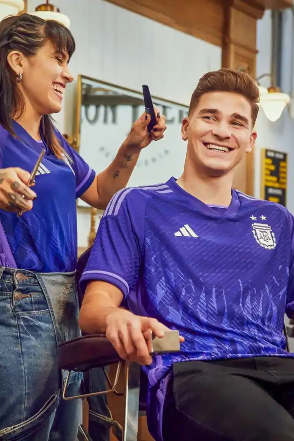 EL MODELO. Messi, un best seller de camisetas para Adidas.  